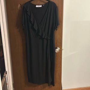 Avenue women’s black short sleeved dress